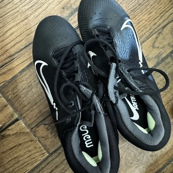 Nike Black Hyperdiamond 4 Softball Cleats Women - Picture 5 of 6